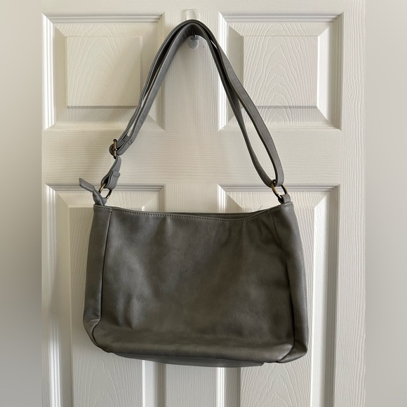 Bueno Goatskin PVC Gray Crossbody Handbag - Adjustable Shoulder Strap EUC - Picture 4 of 7